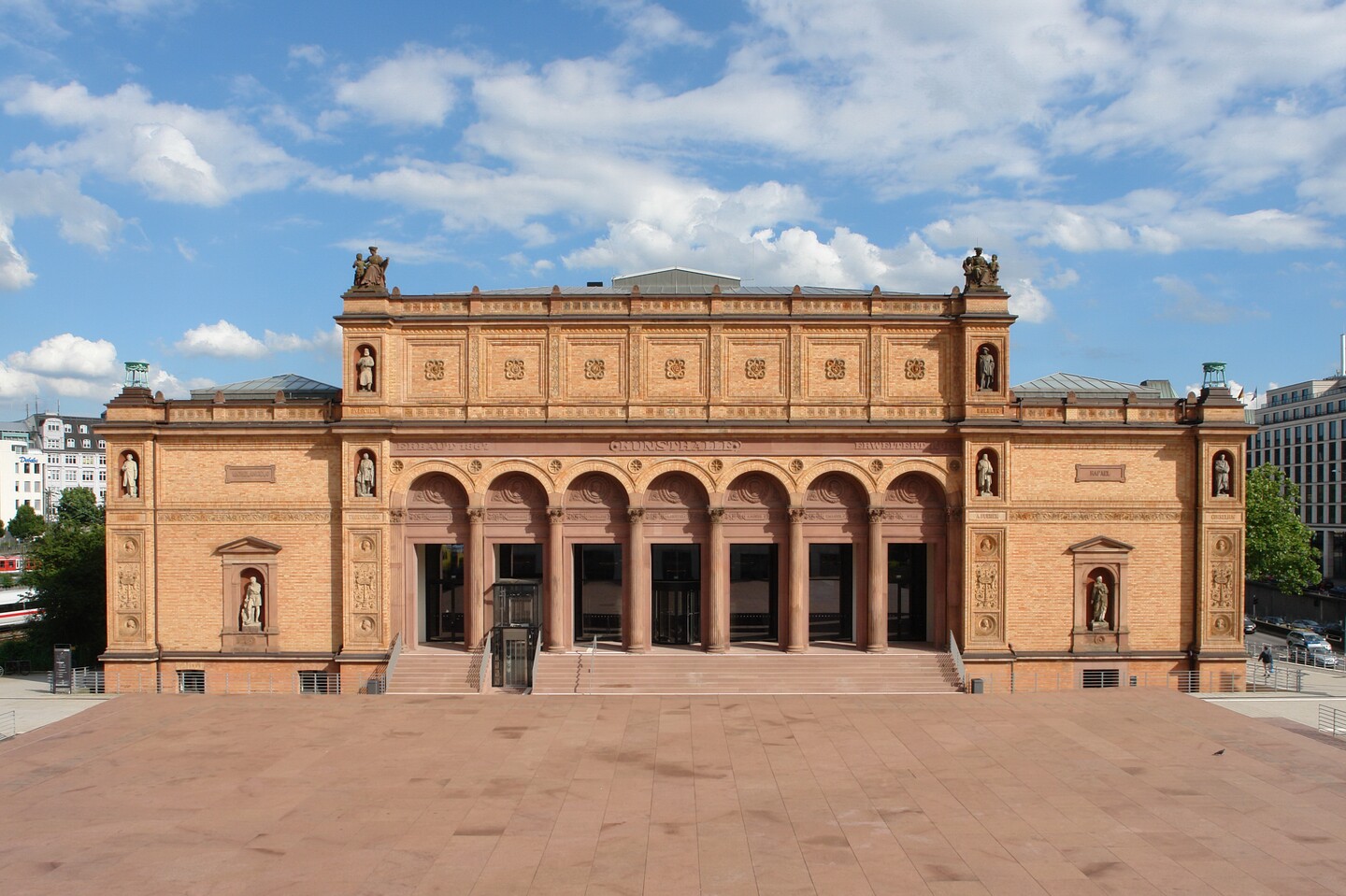 Außenansicht des neu erschlossenen Eingangsportals der Hamburger Kunsthalle © Hamburger Kunsthalle Foto: Ralf Suerbaum