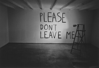 Bas Jan Ader (1942–1975) Please Don’t Leave Me, 1969 Silbergelatineabzug, Edition von 3 © The Estate of Bas Jan Ader / Mary Sue Ader Andersen / VG Bild-Kunst, Bonn 2024. Courtesy of Meliksetian / Briggs, Dallas 