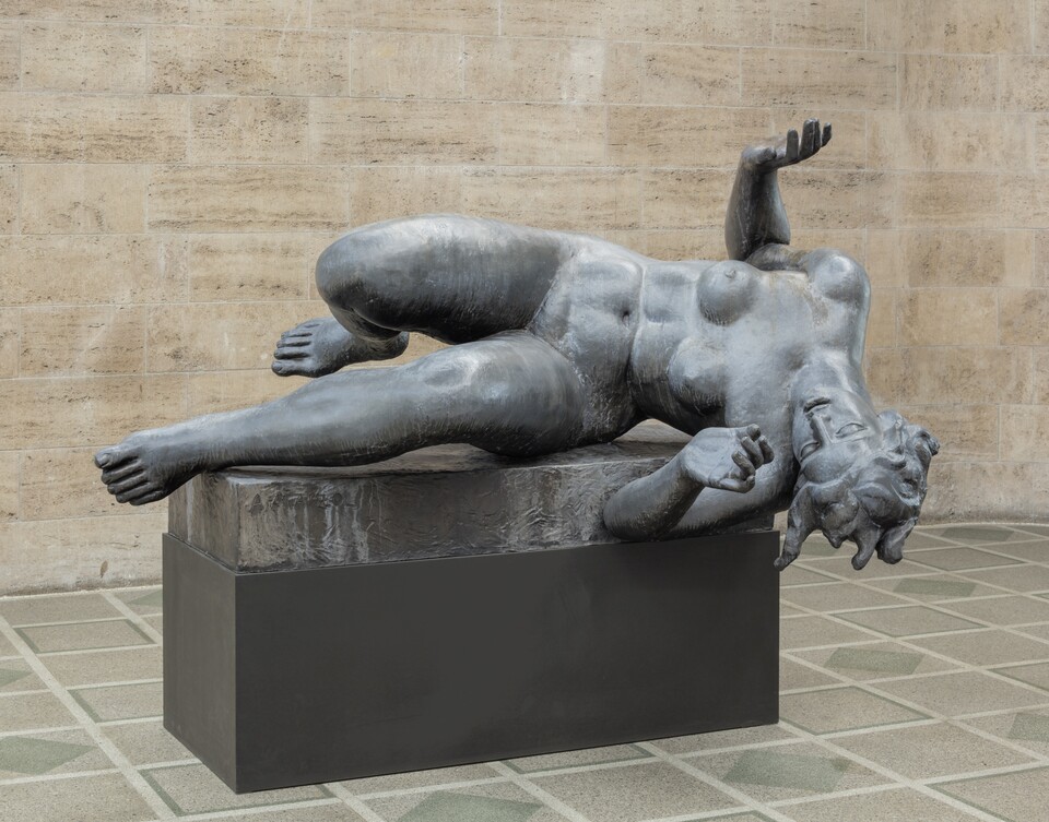 Aristide Maillol (1861–1944) Der Fluss (La rivière étendue), 1939/43 Blei, 124 x 230 x 163 cm © Hamburger Kunsthalle/bpk Foto: Christoph Irrgang Aristide Maillol (1861–1944) Der Fluss (La rivière étendue), 1939/43 Blei, 124 x 230 x 163 cm © Hamburger Kunsthalle/bpk Foto: Christoph Irrgang