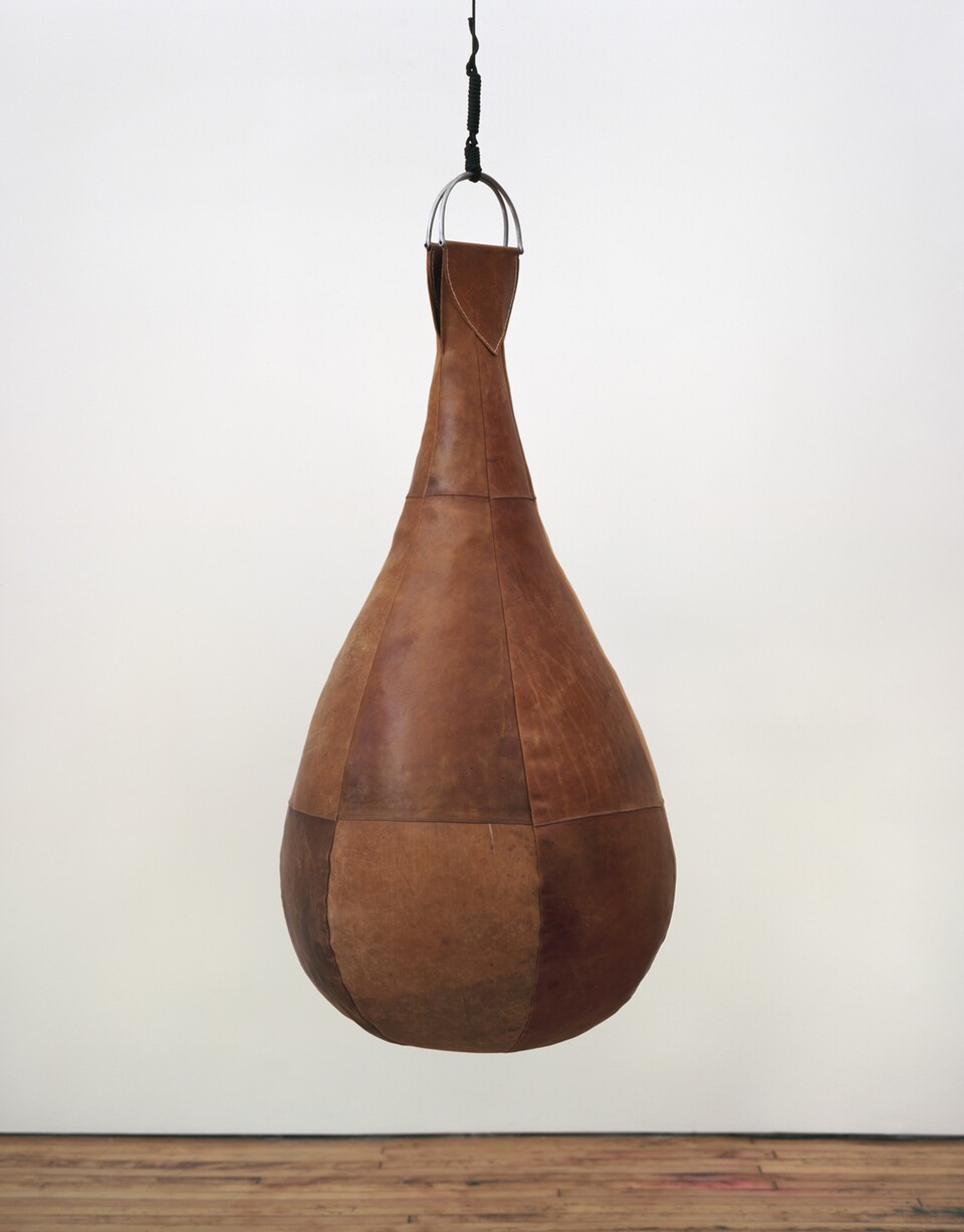 Alexandra Bircken (*1967), Demolition Ball / Cassius Clay, 2011, Courtesy the artist, Foto: Thomas Müller Alexandra Bircken (*1967), Demolition Ball / Cassius Clay, 2011, Courtesy the artist, Foto: Thomas Müller