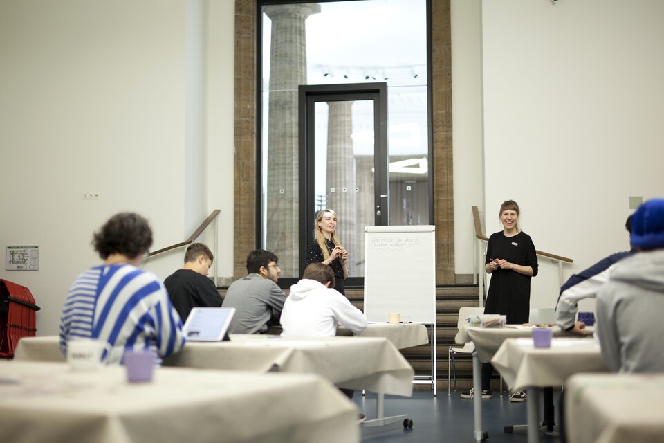 Chatbot zu FEMME FATALE, Kooperation mit der Stadtteilschule am Hafen auf St. Pauli, Fotos: Hamburger Kunsthalle