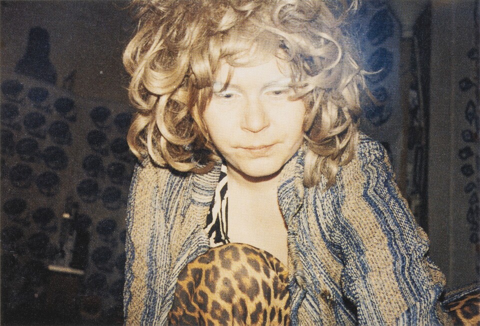 Hilka Nordhausen (1949-1993), während einer Veranstaltung in der Buch Handlung Welt, 1977, Titel (Montags Realität herstellen), 1973, © ARCHIV Hilka Nordhausen Hilka Nordhausen (1949-1993), während einer Veranstaltung in der Buch Handlung Welt, 1977, Titel (Montags Realität herstellen), 1973, © ARCHIV Hilka Nordhausen