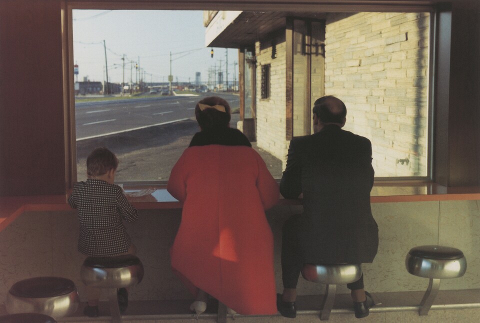 Dan Graham (1942 - 2022, Homes For America, Highway Restaurant, Family Group, 1966-74/1989 , Offset 1990-182-6, ©1989 Estate of Dan Graham. All rights reserved