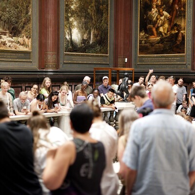 Zahlreiche Besucher*innen in der Hamburger Kunsthalle © Hamburger Kunsthalle Foto: Vera Drebusch